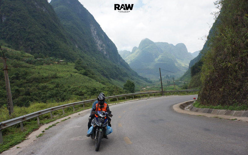 Travellers will ride comfortably behind an experienced drivers
