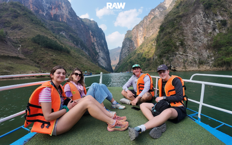 Each season gives the Nho Que River a different appearance.